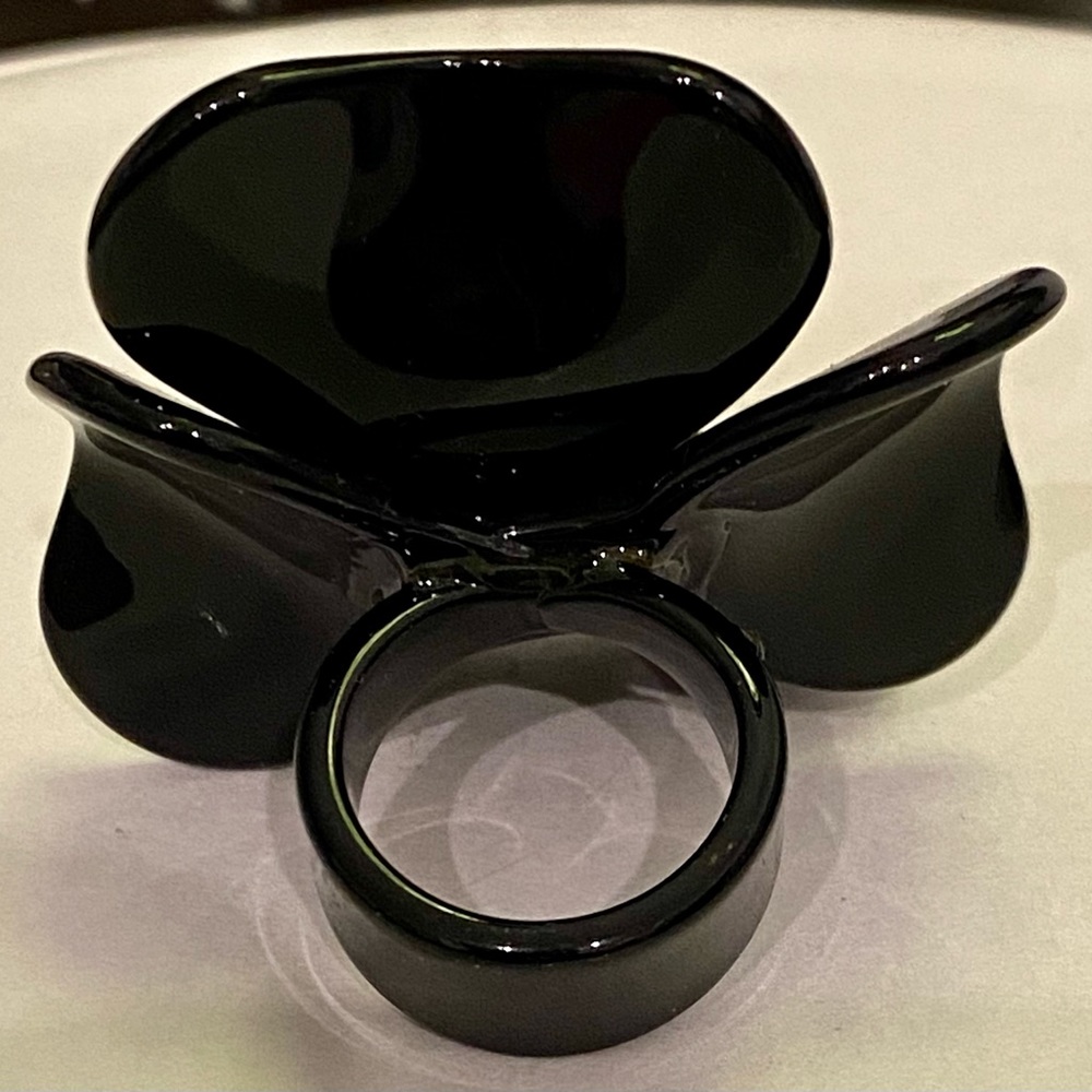 Flower ring - Picture 3 of 10